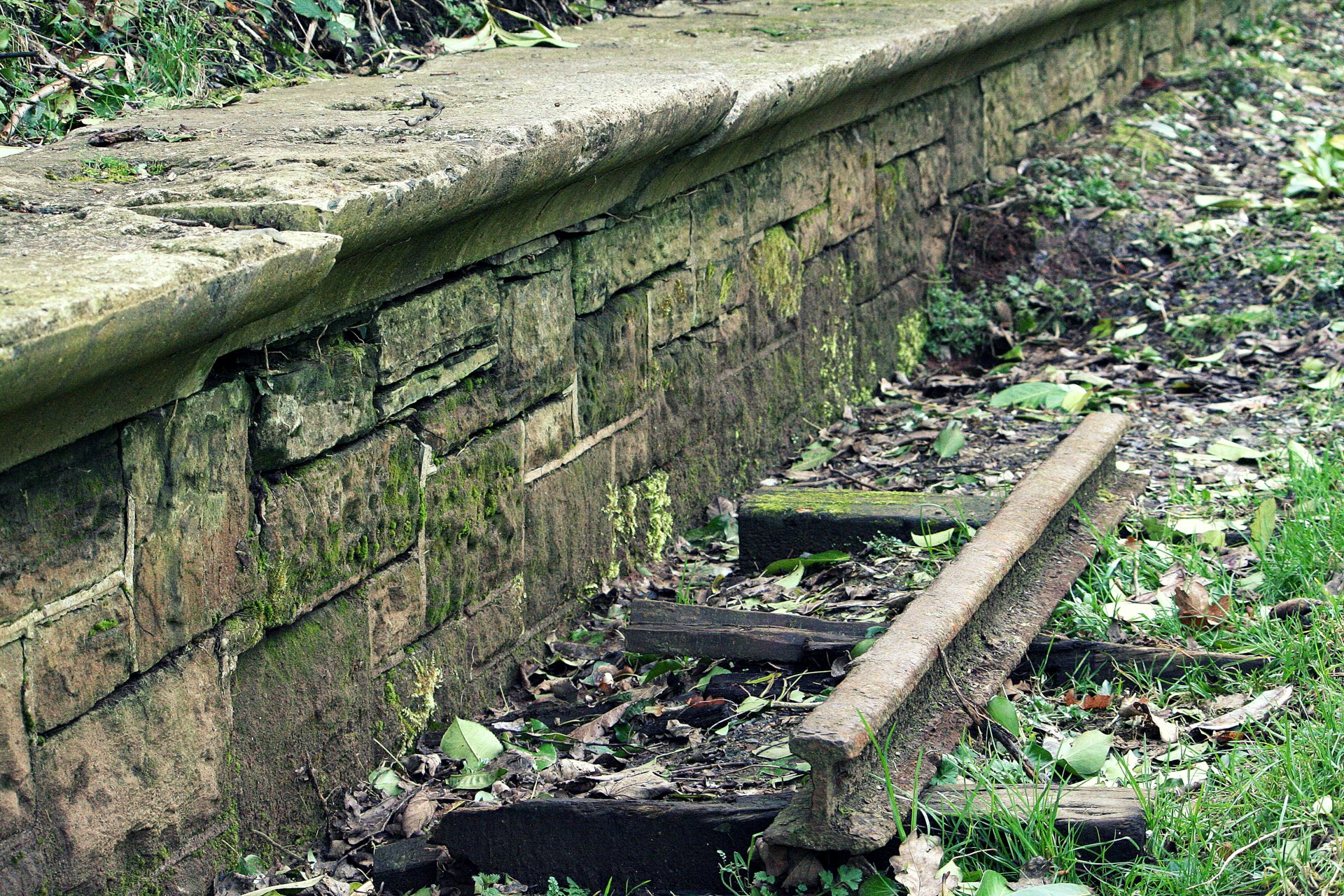 Neill's Hill Station platform restored by local campaigners