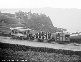 Dunluce_Castle_&_Giant's_Causeway_Tram Dunluce_Castle_&_Giant's_Causeway_Tram