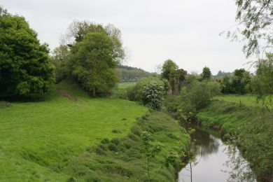 Remnants of Tynan River viaduct, Cortynan Road ©nigreenways Remnants of Tynan River viaduct, Cortynan Road