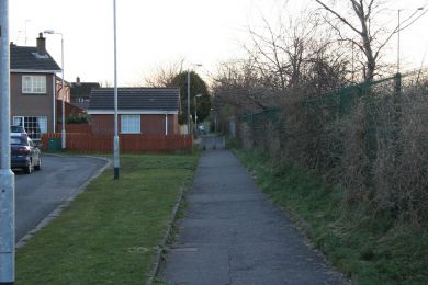 Walkway between Inverary Drive and Park Avenue ©nigreenways Walkway between Inverary Drive and Park Avenue
