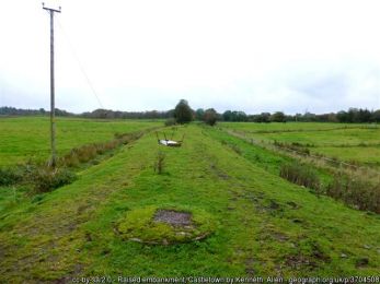Raised embankment, Castletown ©Kenneth Allen Raised embankment, Castletown