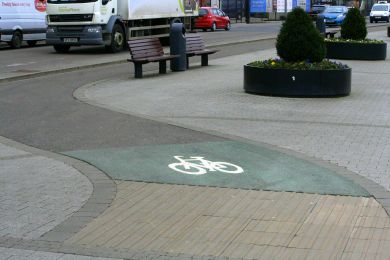 Queens Quay cycleway ©nigreenways Queens Quay cycleway