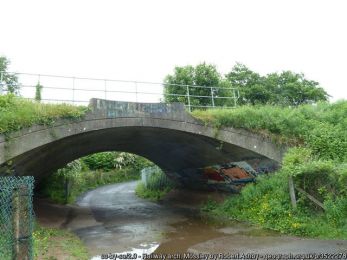 Railway arch, Mossley ©Robert Ashby Railway arch, Mossley